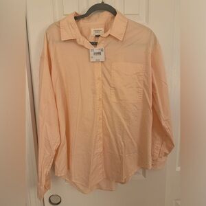 NWT American Eagle button up Oxford shirt, peach, size medium